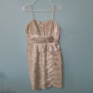SUN SALE   Jessica Howard Elegant Cream Sleeveless Dress Size 8P NWOT